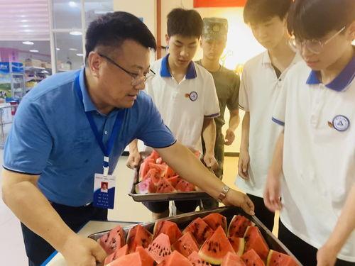 学校吃瓜体验,揭秘校园美食背后的故事